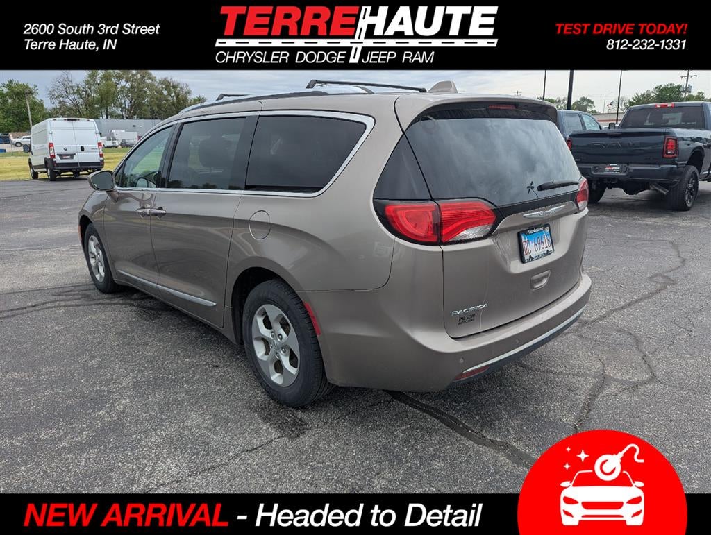2017 Chrysler Pacifica Touring-L Plus