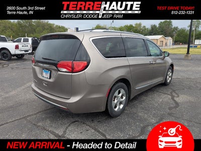 2017 Chrysler Pacifica Touring-L Plus