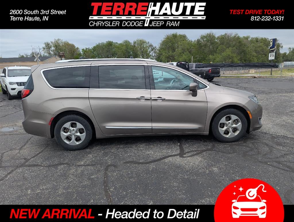 2017 Chrysler Pacifica Touring-L Plus