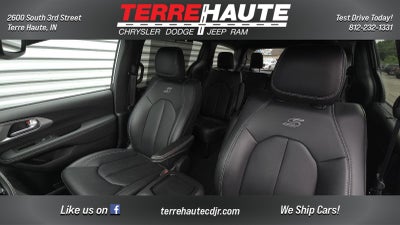 2024 Chrysler Pacifica Touring L