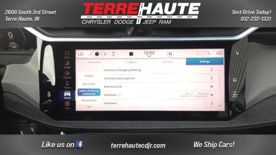 2026 Jeep Cherokee Laredo
