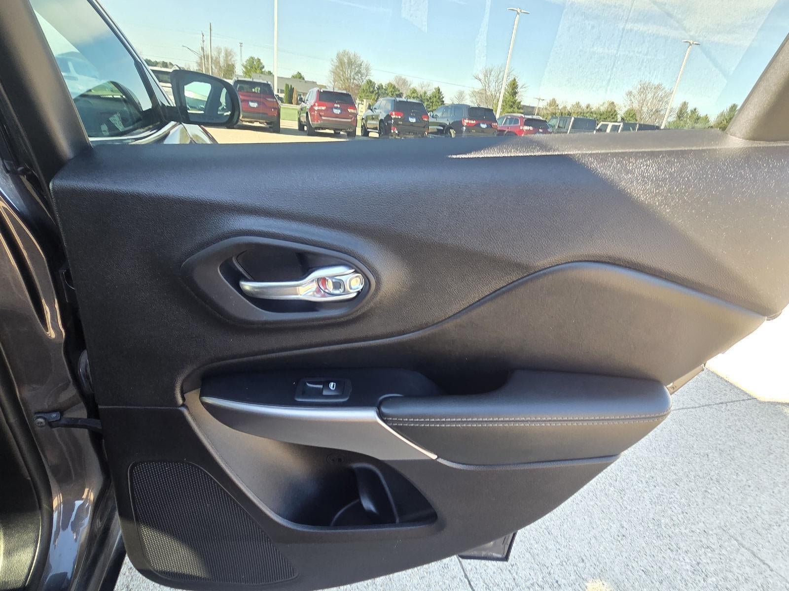 2022 Jeep Cherokee Latitude Lux