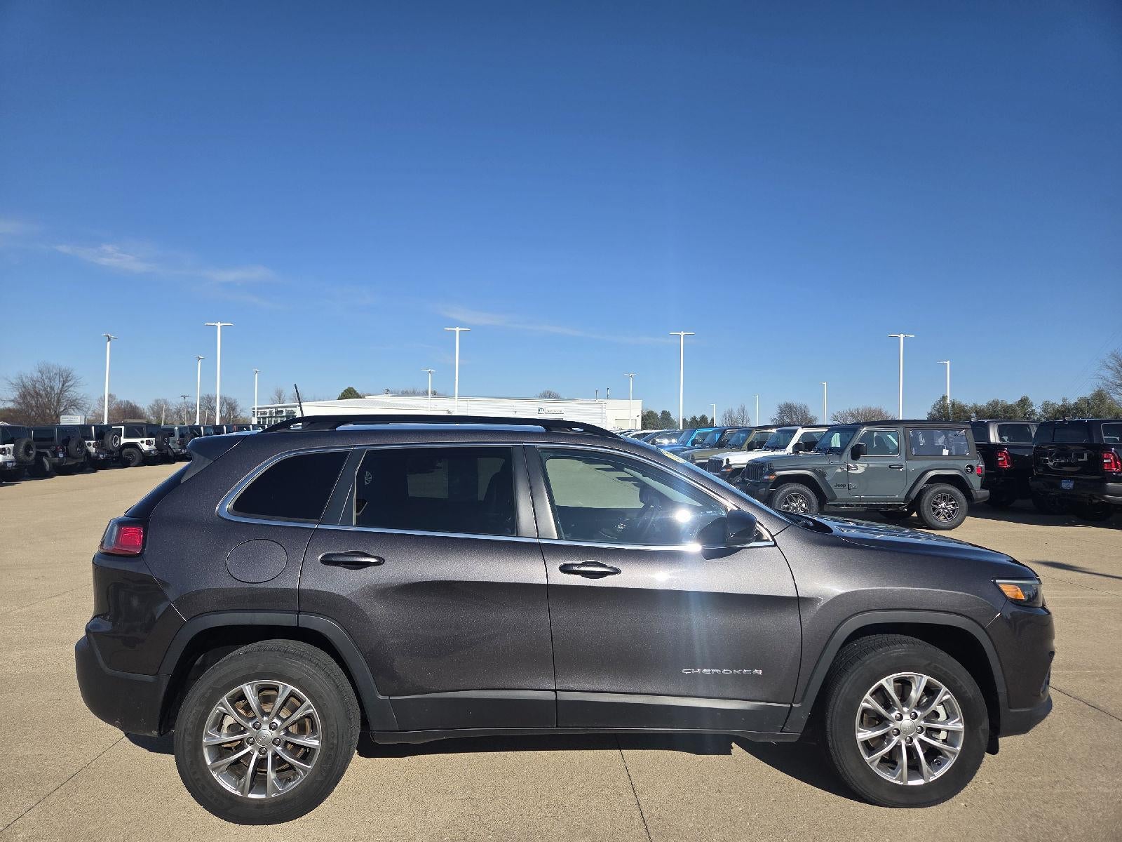 2022 Jeep Cherokee Latitude Lux