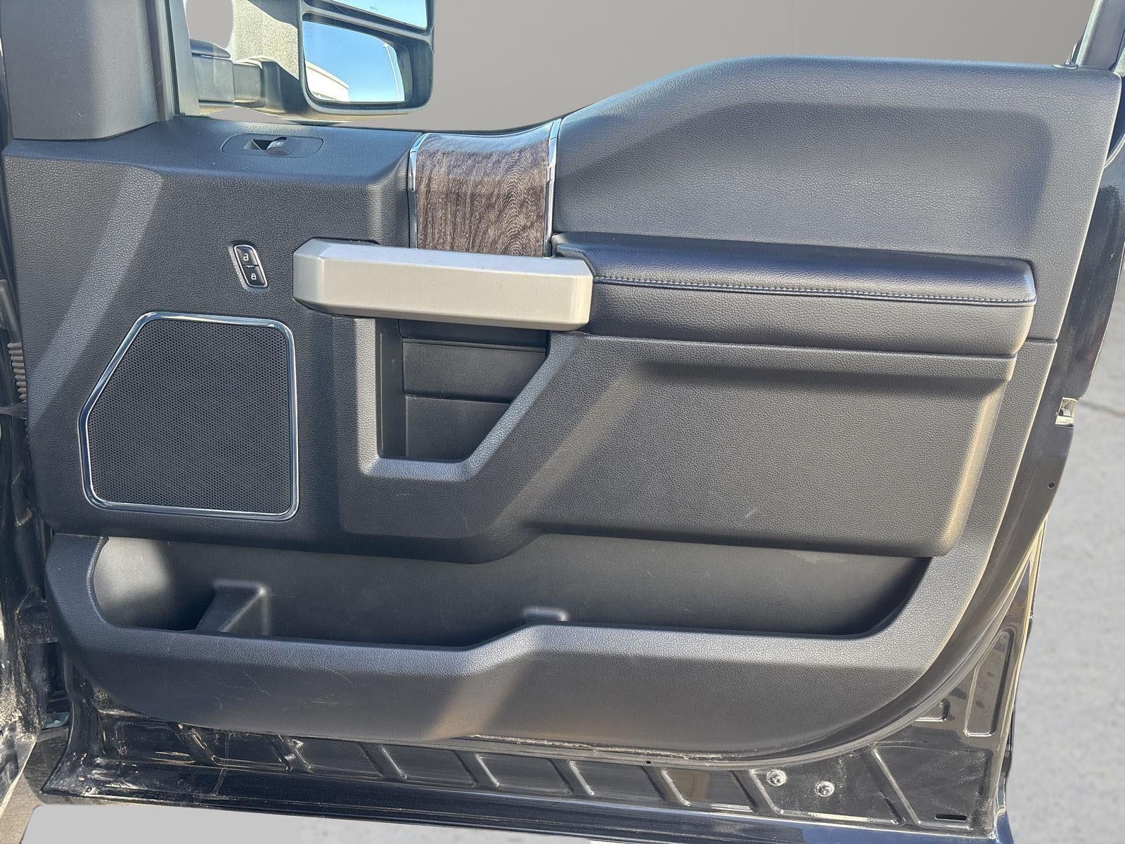 2017 Ford Super Duty F-250 Lariat