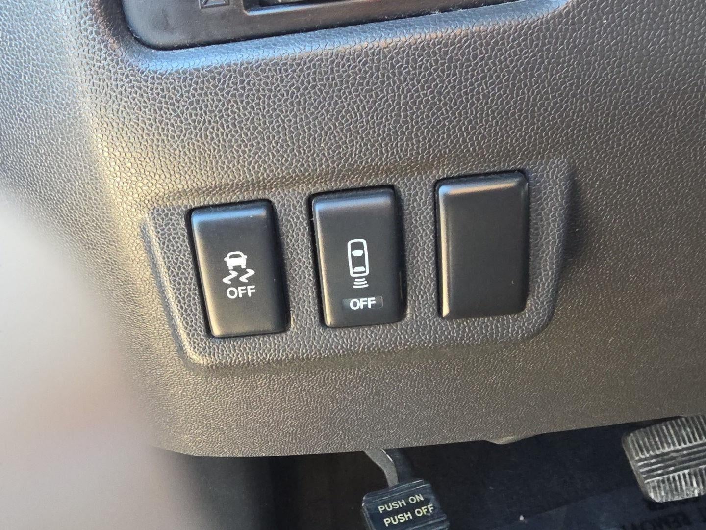 2015 Nissan Titan SV