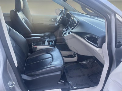 2018 Chrysler Pacifica Touring-L