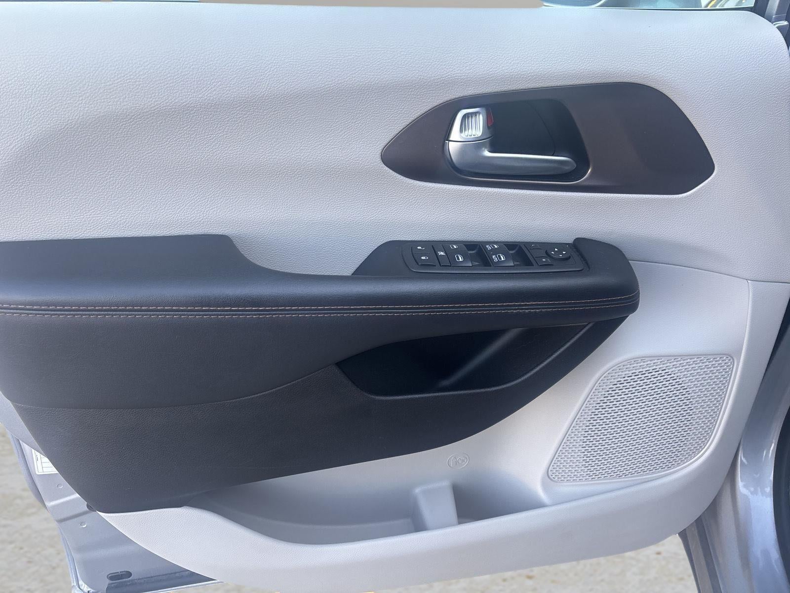 2018 Chrysler Pacifica Touring-L