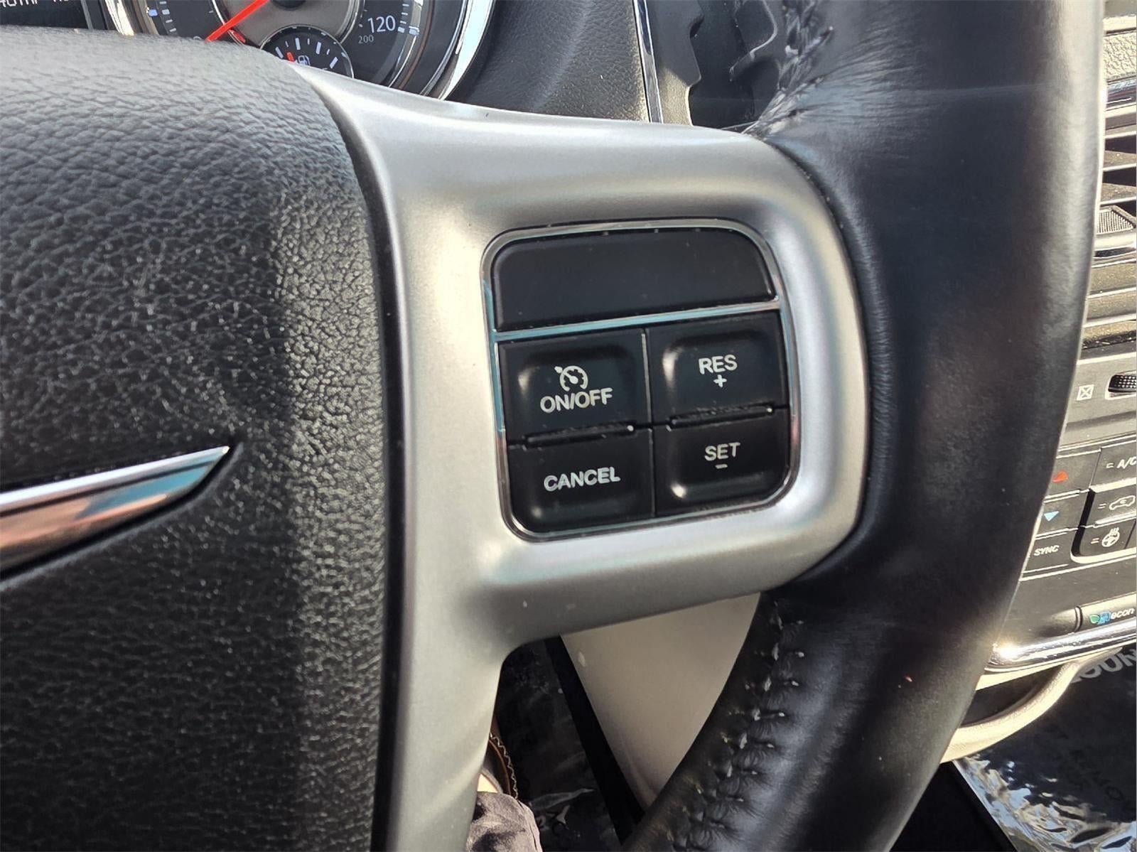 2015 Chrysler Town & Country Touring