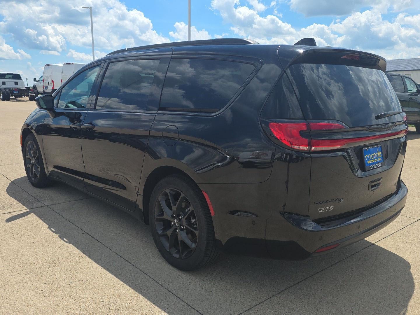 2024 Chrysler PACIFICA TOURING L FWD