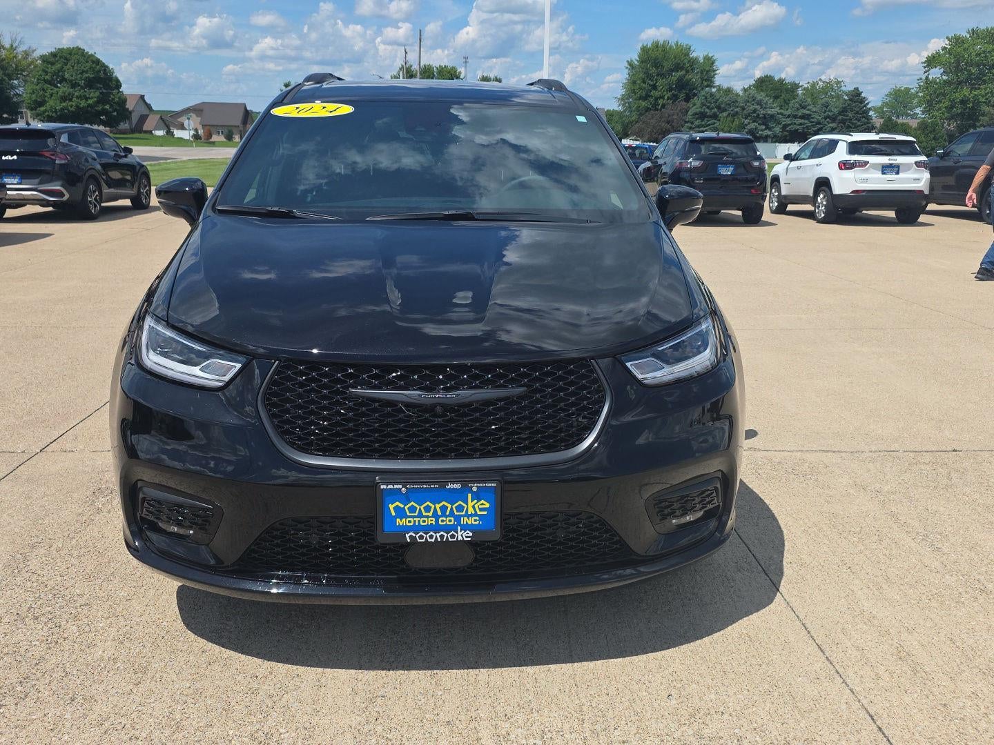 2024 Chrysler PACIFICA TOURING L FWD
