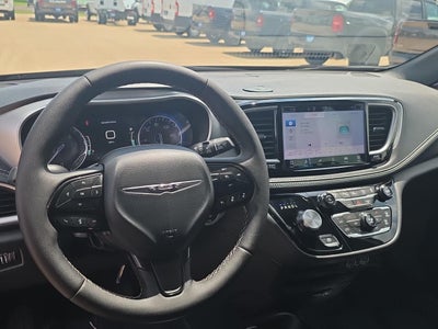 2024 Chrysler PACIFICA TOURING L FWD