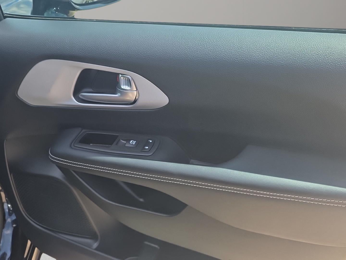 2024 Chrysler PACIFICA TOURING L FWD