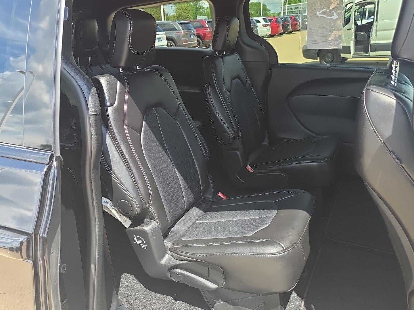 2024 Chrysler PACIFICA TOURING L FWD