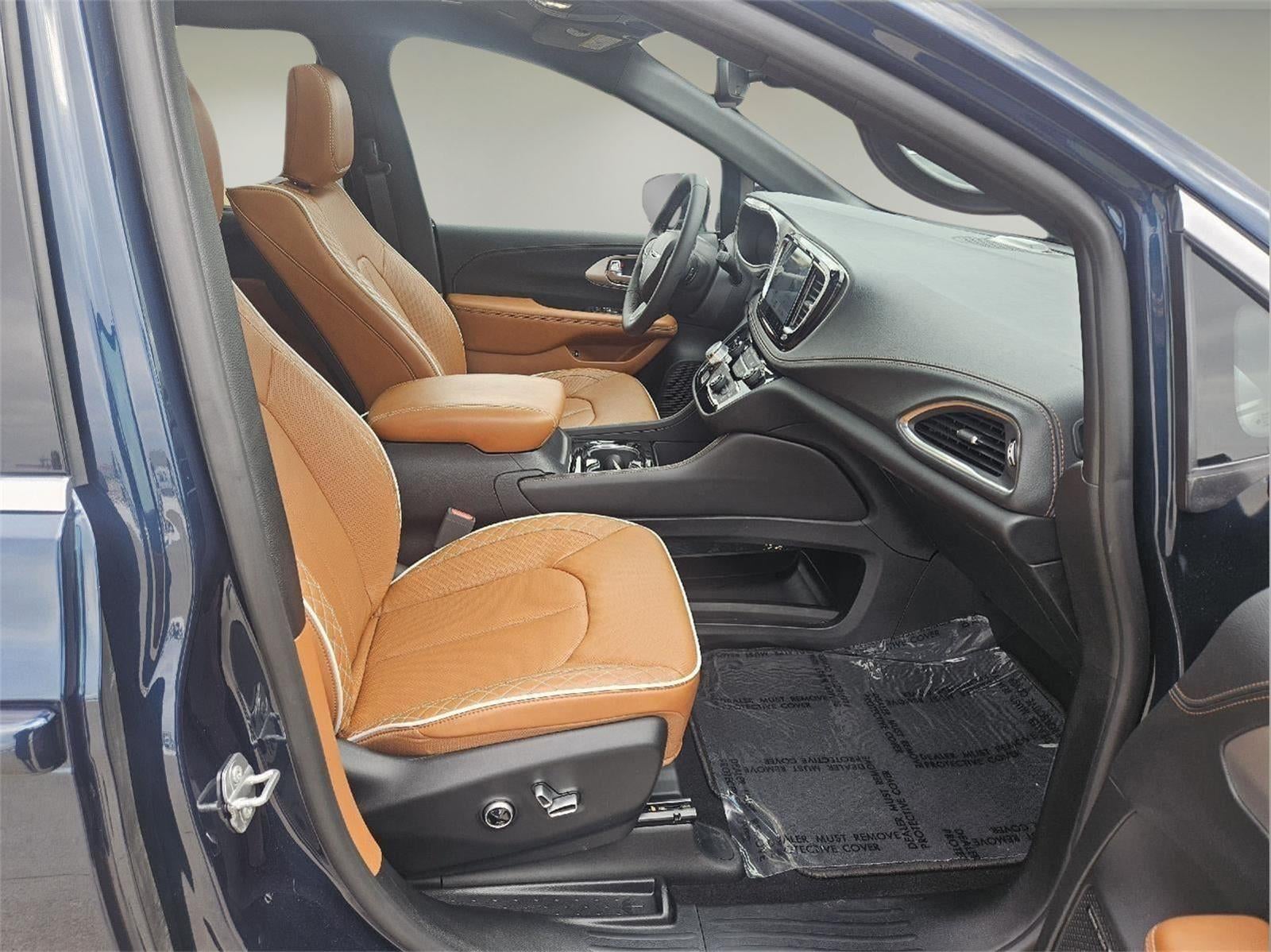 2025 Chrysler Pacifica Hybrid Pinnacle