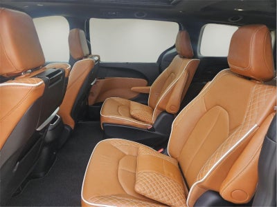 2025 Chrysler Pacifica Hybrid Pinnacle