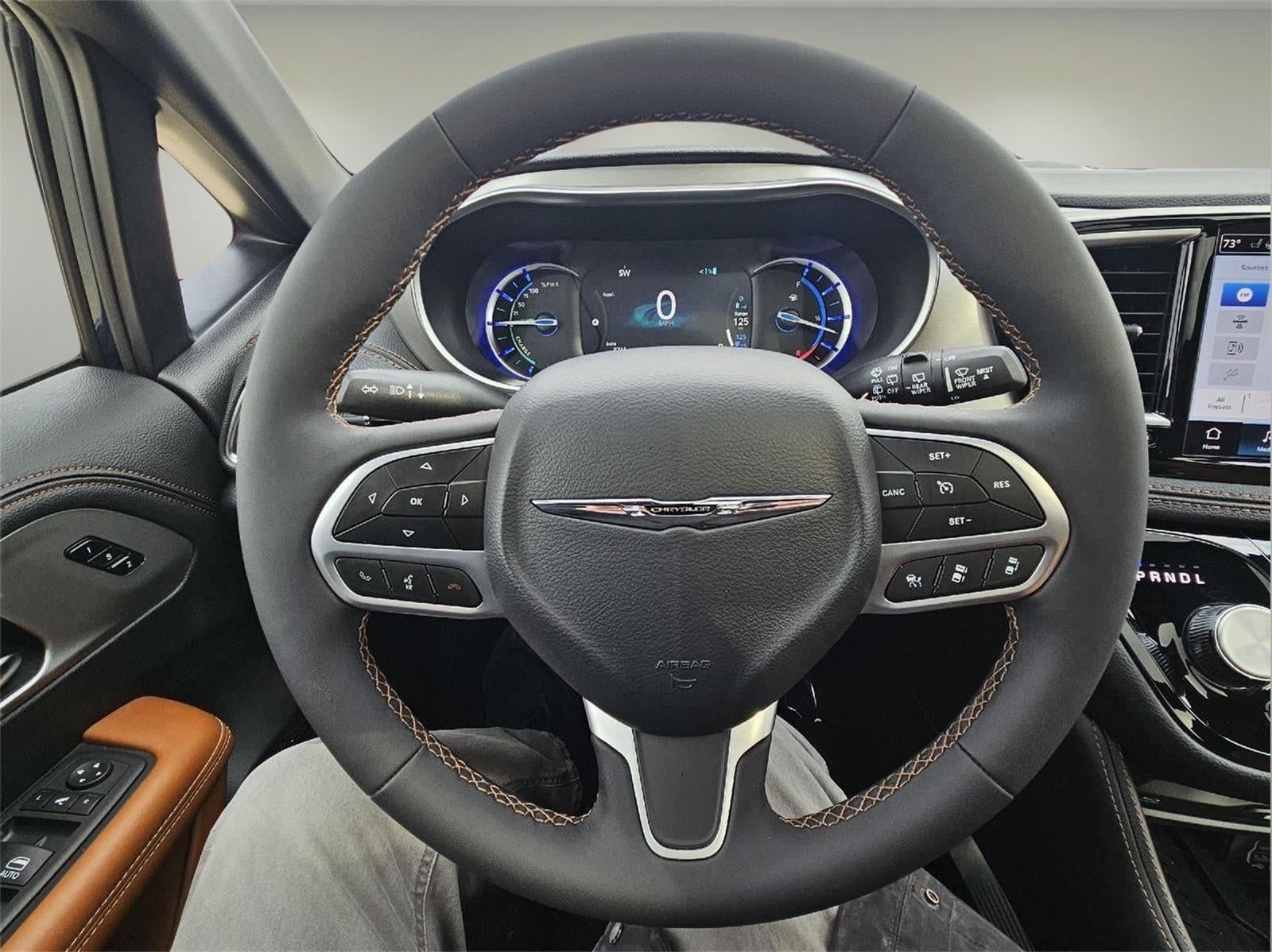 2025 Chrysler Pacifica Hybrid Pinnacle