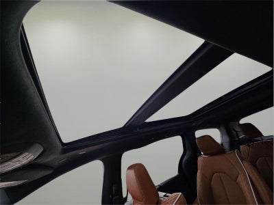 2025 Chrysler Pacifica Hybrid Pinnacle