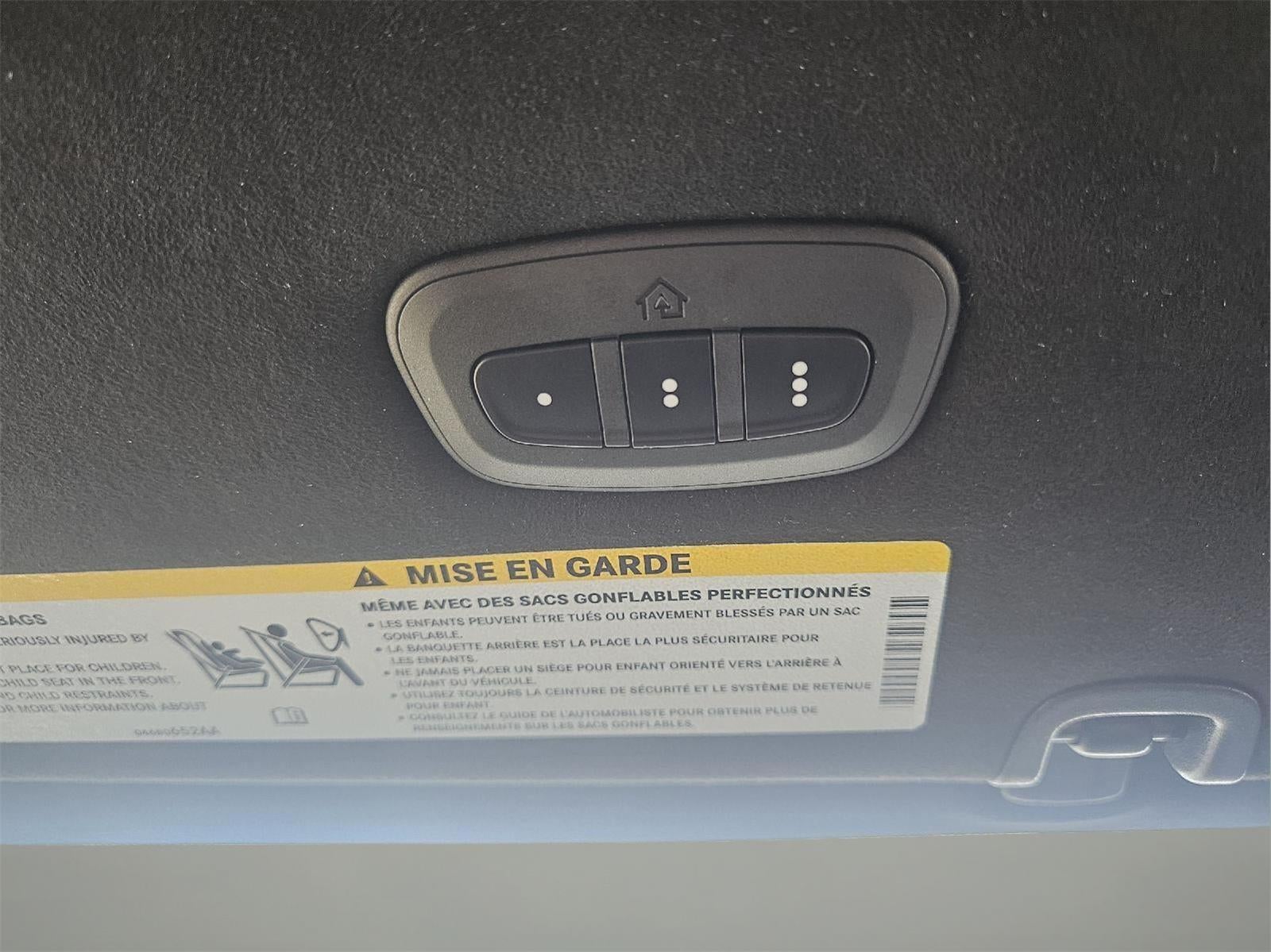 2025 Chrysler Pacifica Hybrid Pinnacle