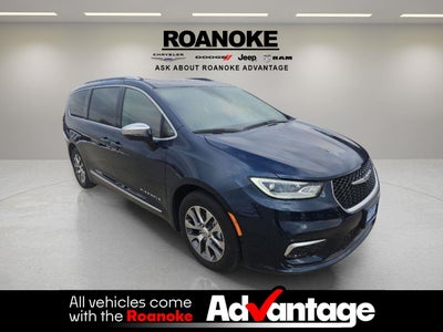 2025 Chrysler Pacifica Hybrid Pinnacle